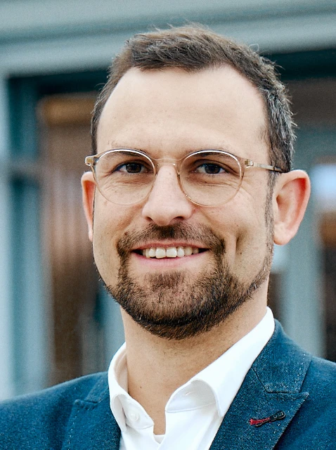 Dr. Mario Wilhelm